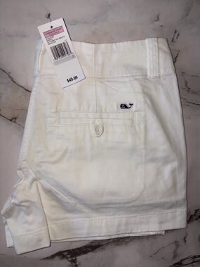Vineyard Vines Women's White Shorts with pockets new with tags